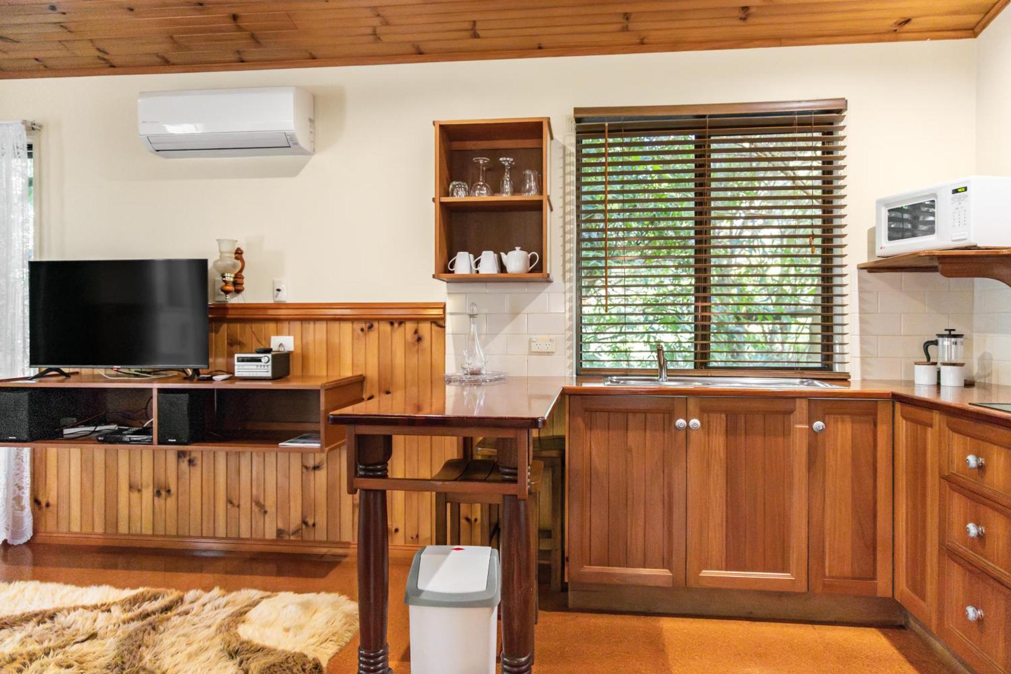 Montville Country Cabins Exterior photo